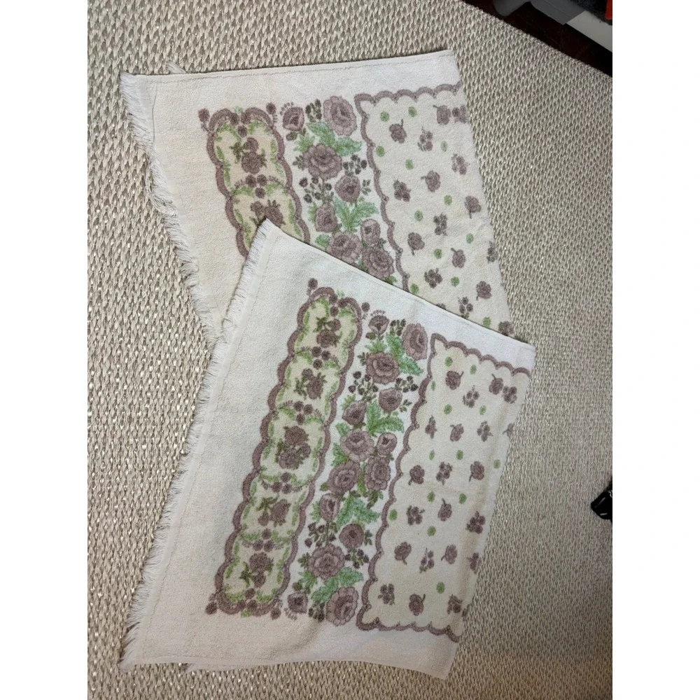 Vintage Floral Rose Bath Towels Fringe Mauve Green Cottagecore Made in USA Set 2